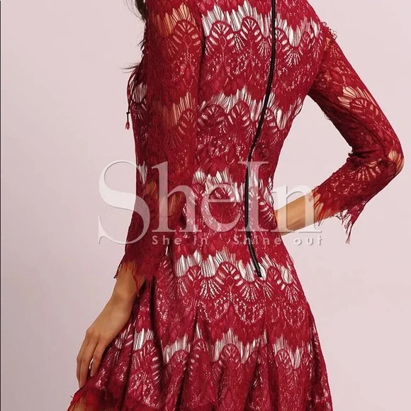 Red lace dress - Picture 4 of 9